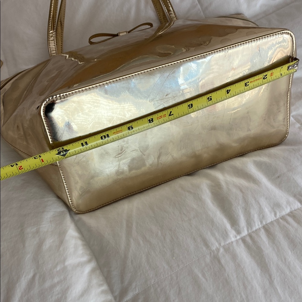Kate Spade gold bag NWT Sized for day wear or carry on - Picture 10 of 12